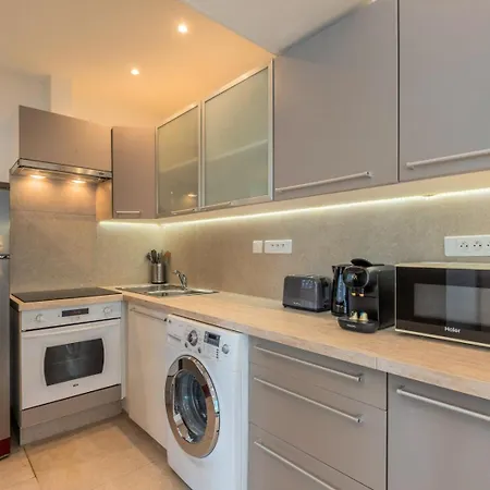 Chambre, Proche Metro Apartament